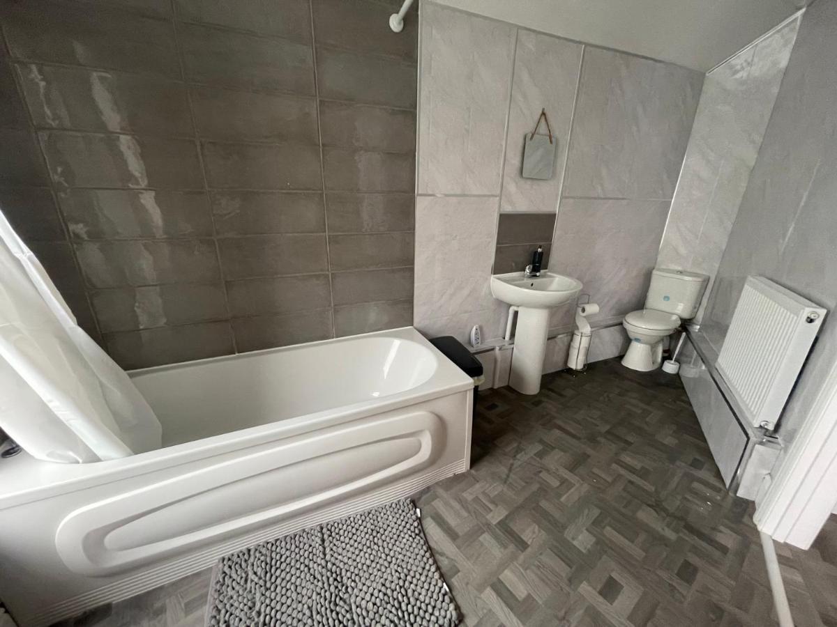 Elegant 3 Bedroom Apartment Rowley Regis